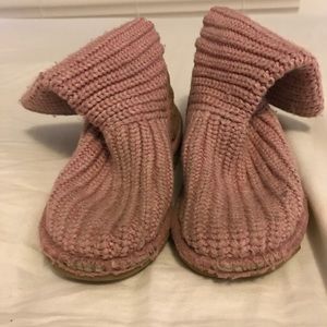 Pink knitted kid uggs